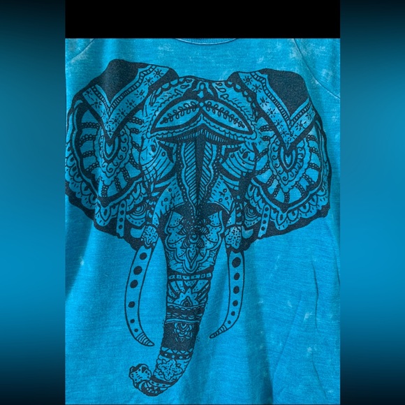 Women’s Elephant Graphic Blue Tank Top NWOT SIZE XS - Picture 3 of 7